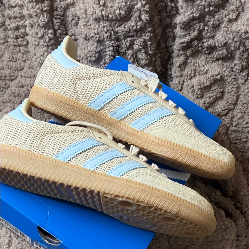 Adidas Women’s Samba OG Cream and Light Blue Sneakers - Picture 8 of 13